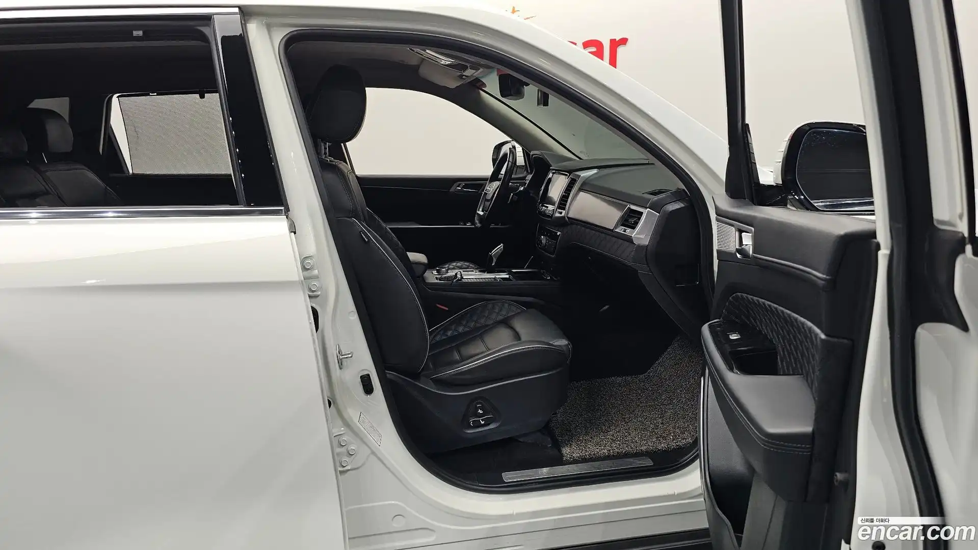 Rexton KG Mobility 2020.11-INNER-036