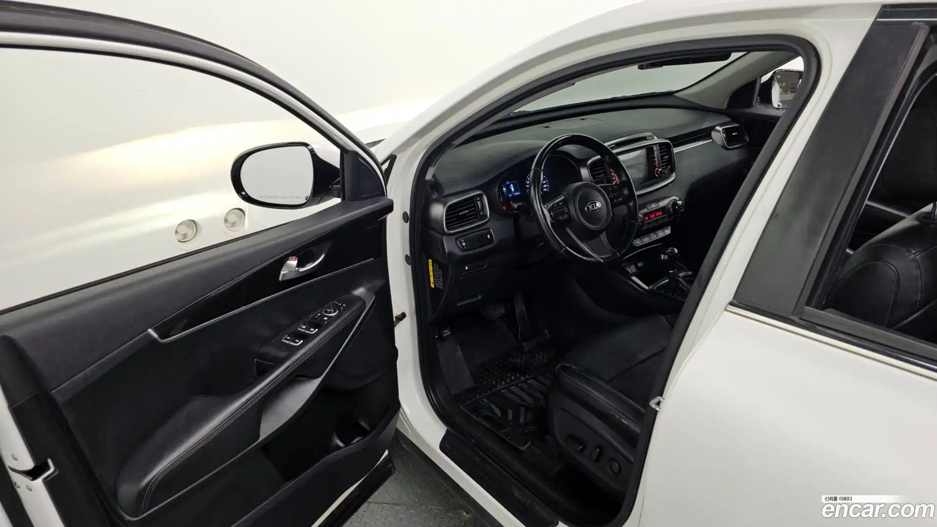 Sorento Kia 2015.7-INNER-010