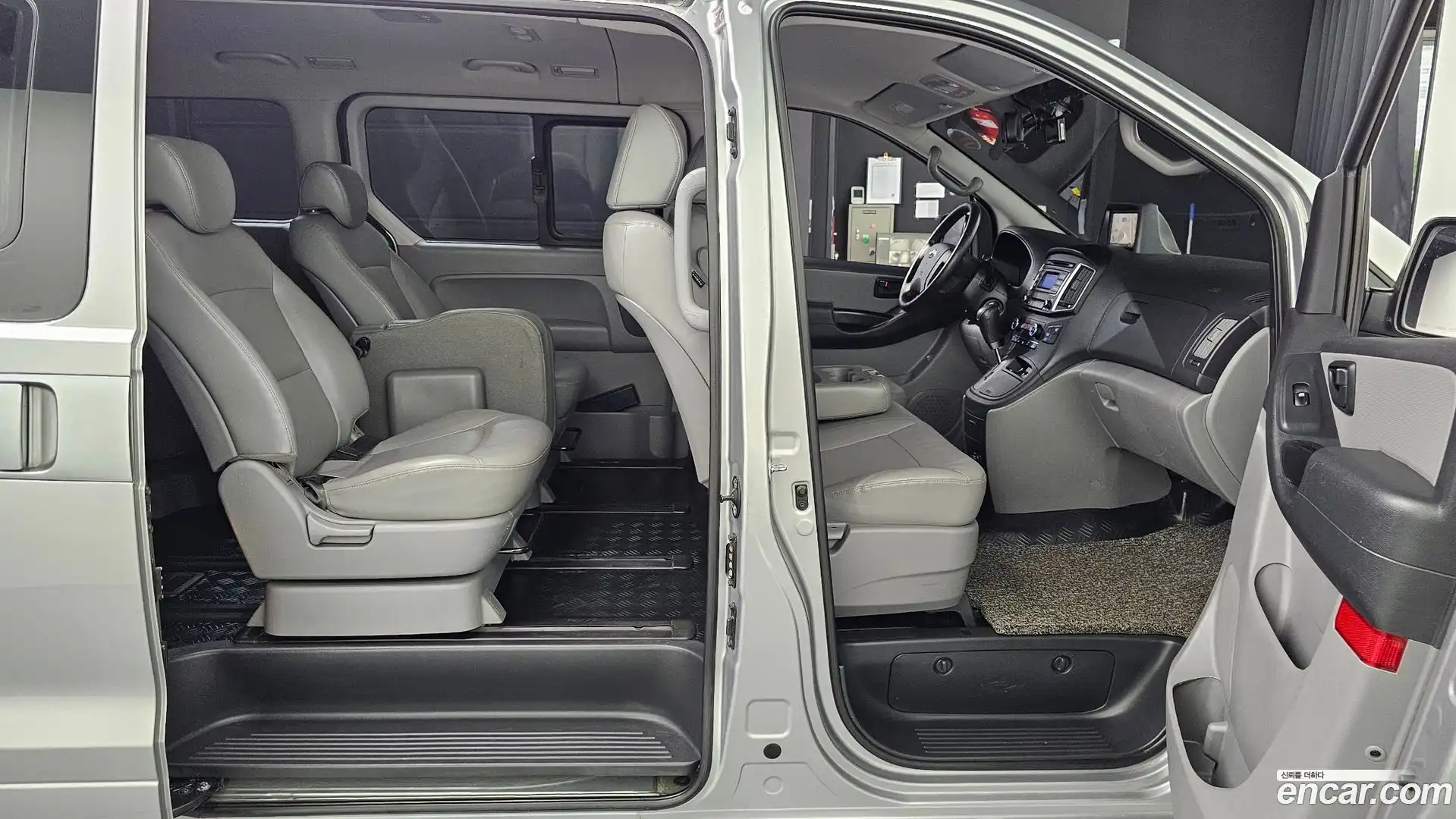 Starex Hyundai 2020.4-OPTION-016