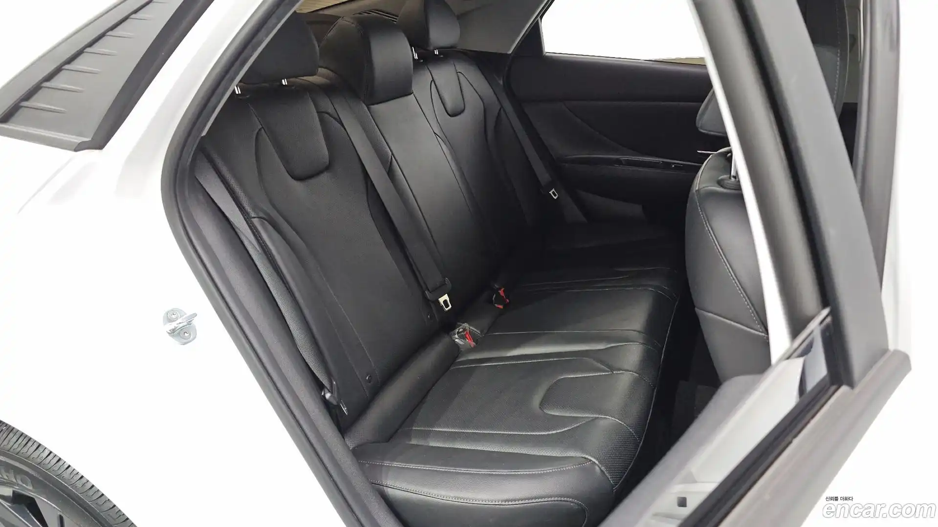 AVANTE Hyundai 2022.4-OPTION-015