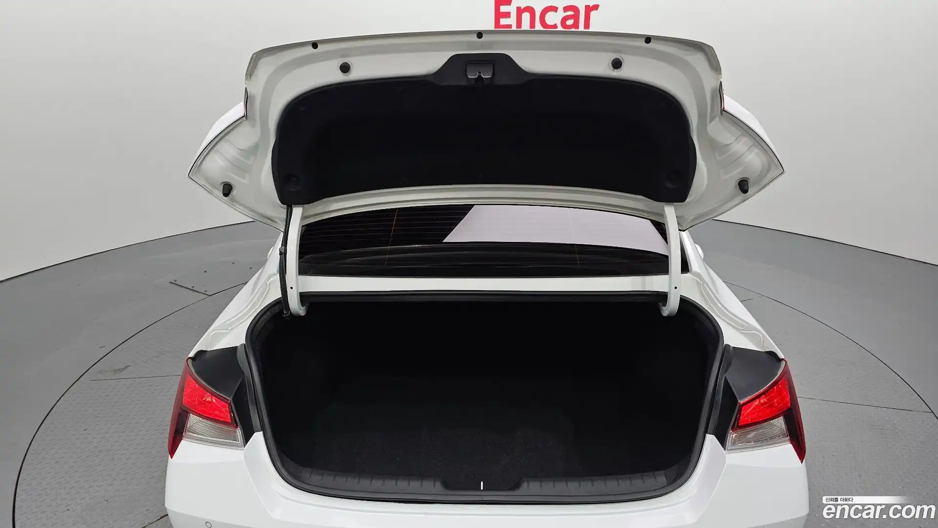 AVANTE Hyundai 2022.4-OPTION-024