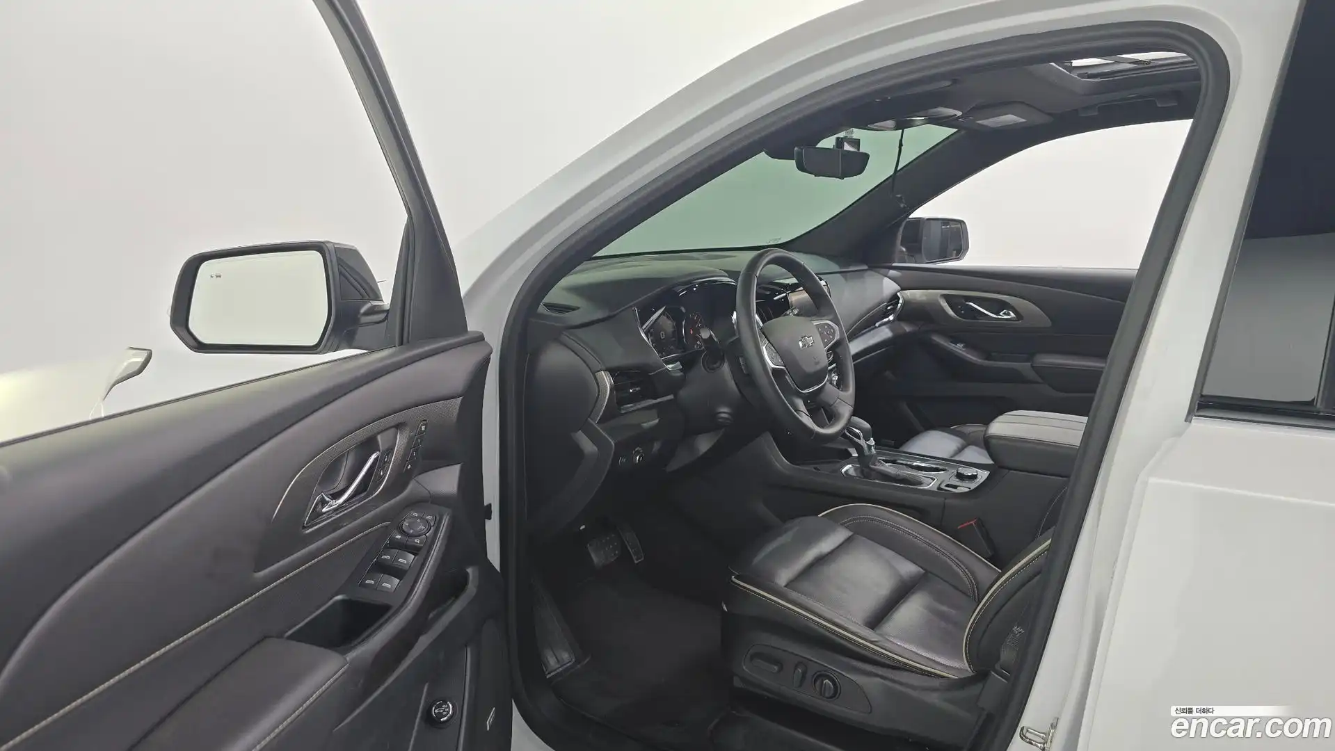 Traverse Chevrolet 2023.2-INNER-010