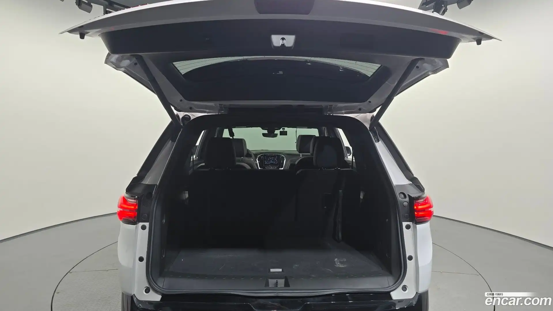 Traverse Chevrolet 2023.2-OPTION-024