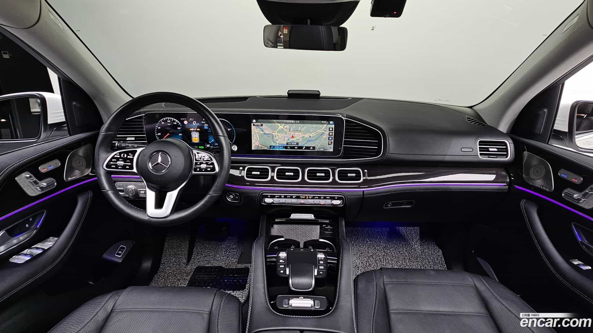 GLE-Class Mercedes-Benz 2023.4-INNER-007