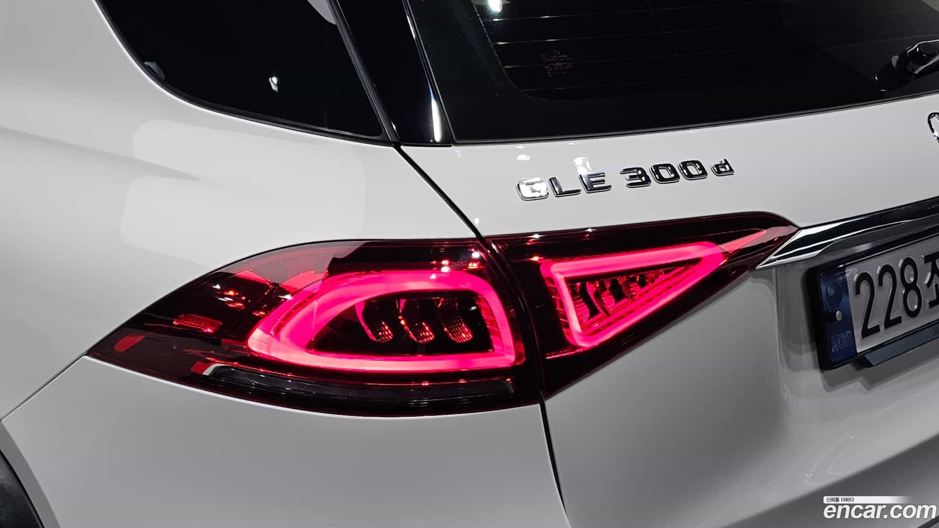 GLE-Class Mercedes-Benz 2023.4-OUTER-033
