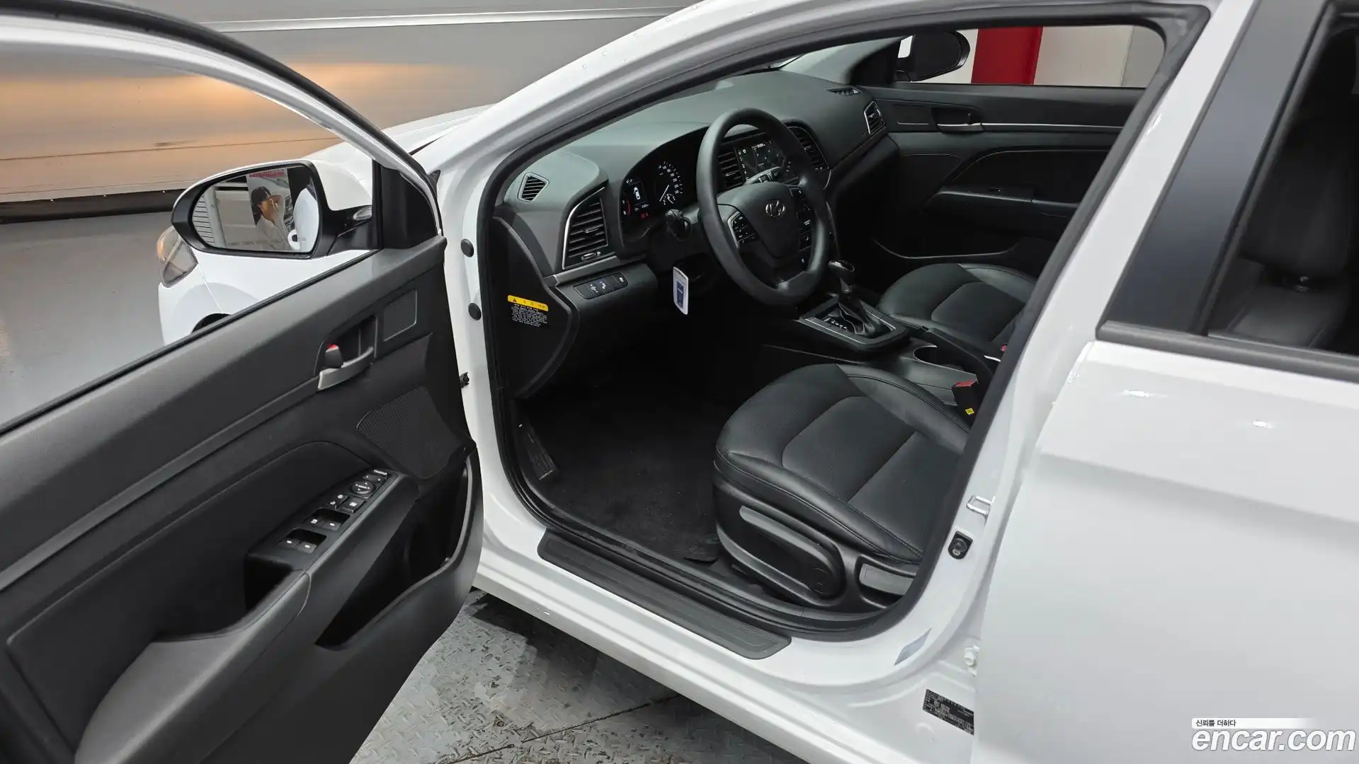AVANTE Hyundai 2017.10-INNER-010