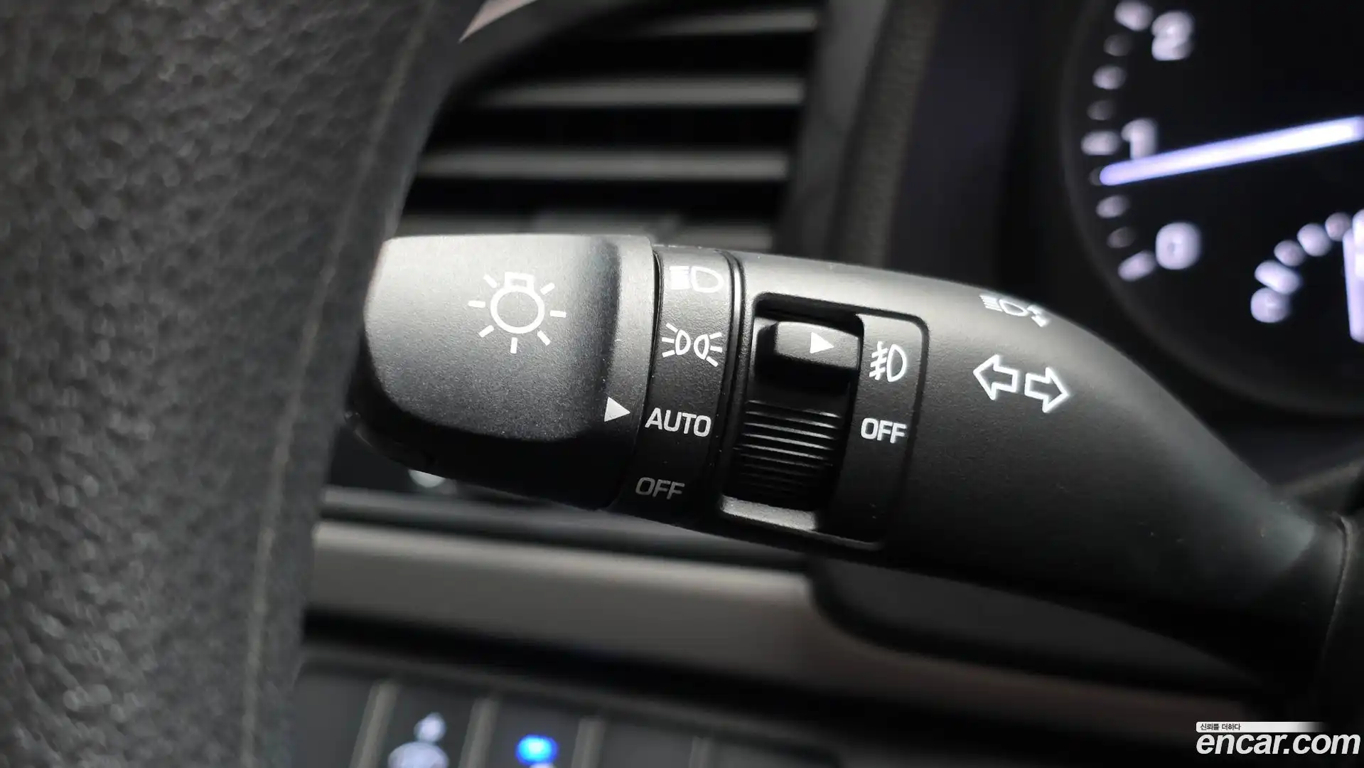 AVANTE Hyundai 2017.10-OPTION-019