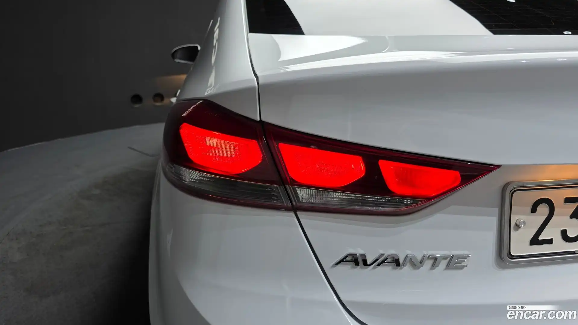 AVANTE Hyundai 2017.10-OUTER-033
