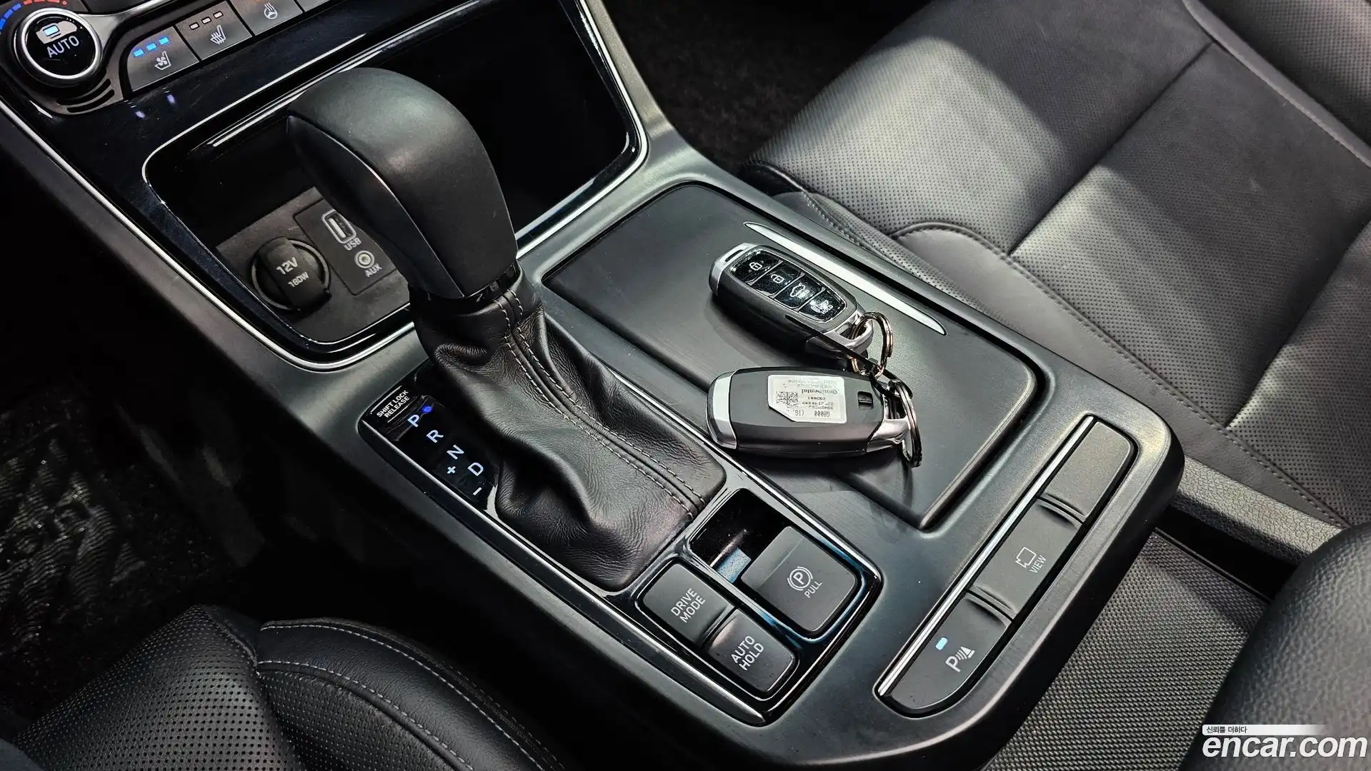 Grandeur Hyundai 2018.2-INNER-009