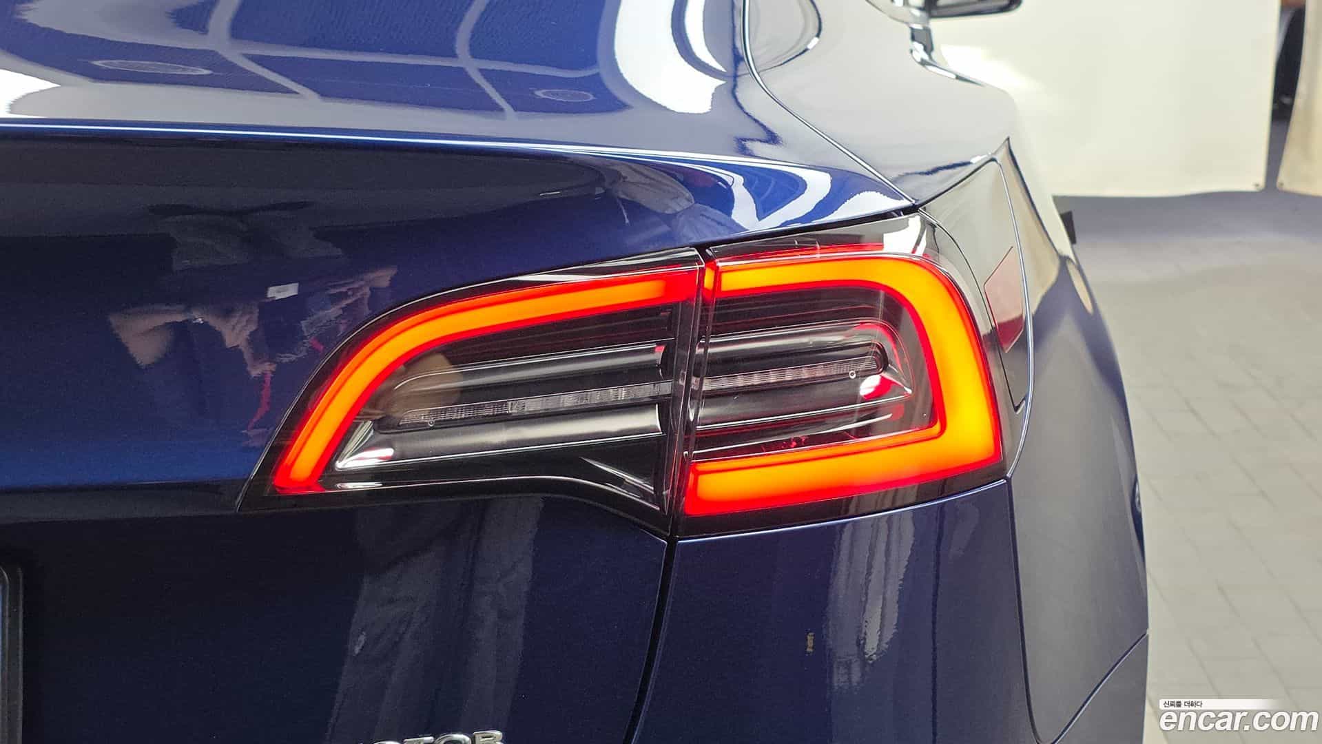 Model 3 Tesla 2022.2-OUTER-033