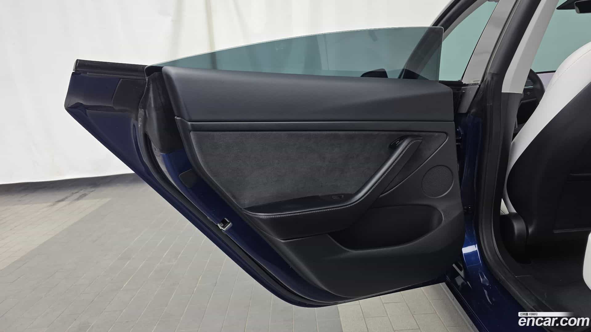 Model 3 Tesla 2022.2-INNER-035