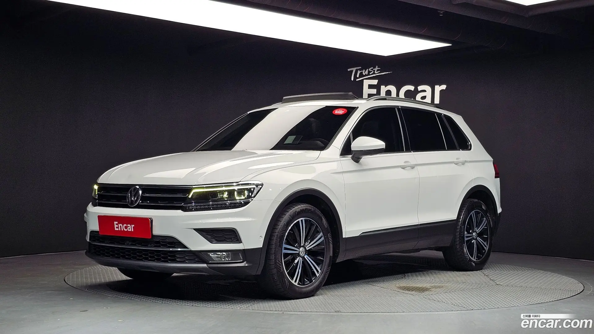 Main__Slider__Photo:Tiguan Volkswagen 2018.5-0