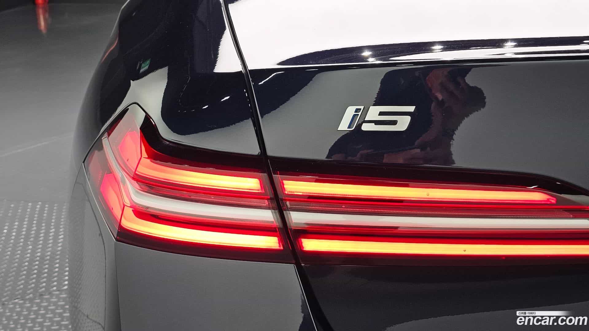 i5 BMW 2024.0-OUTER-033