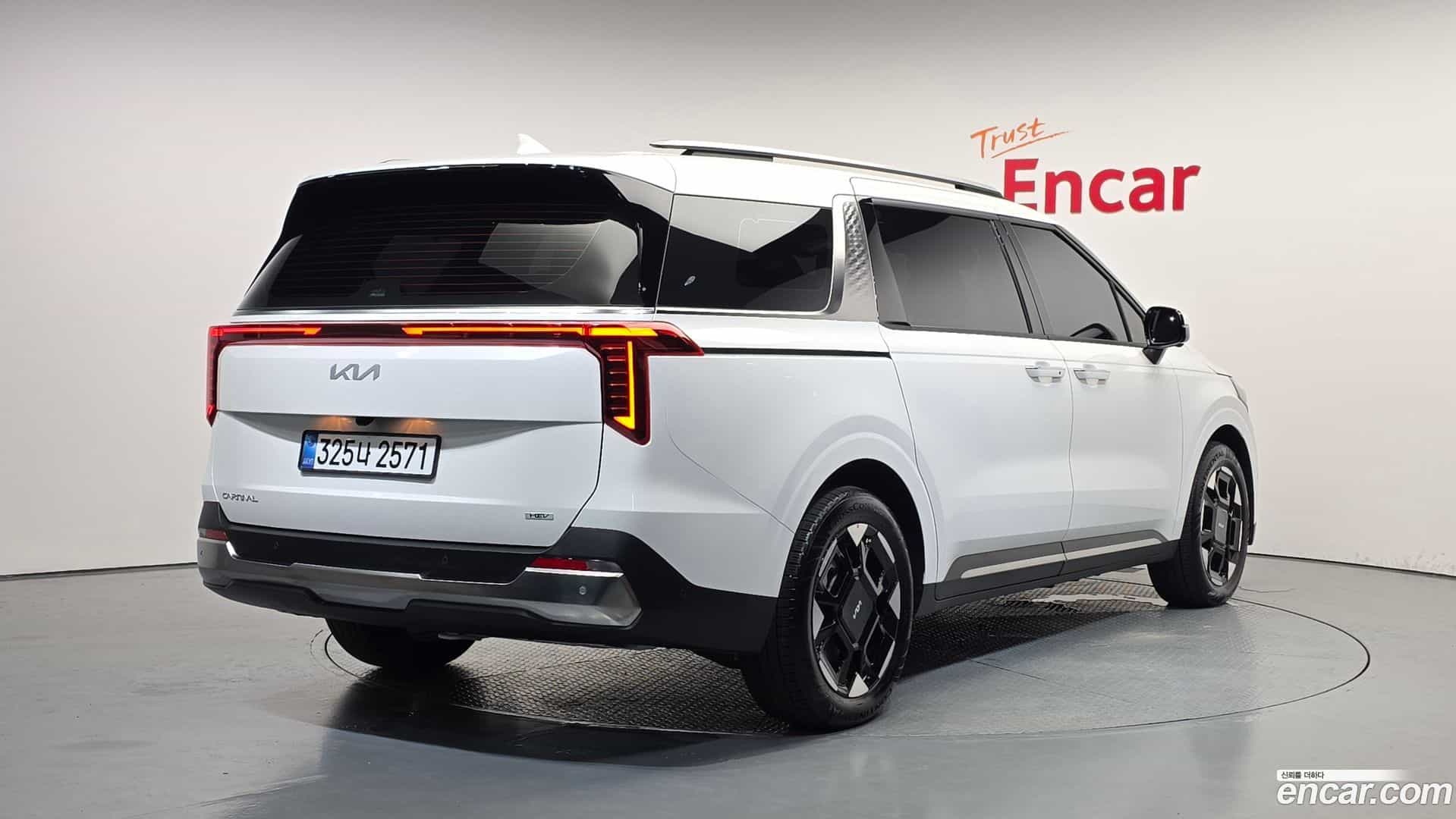 Canival Kia 2025.10-OUTER-002