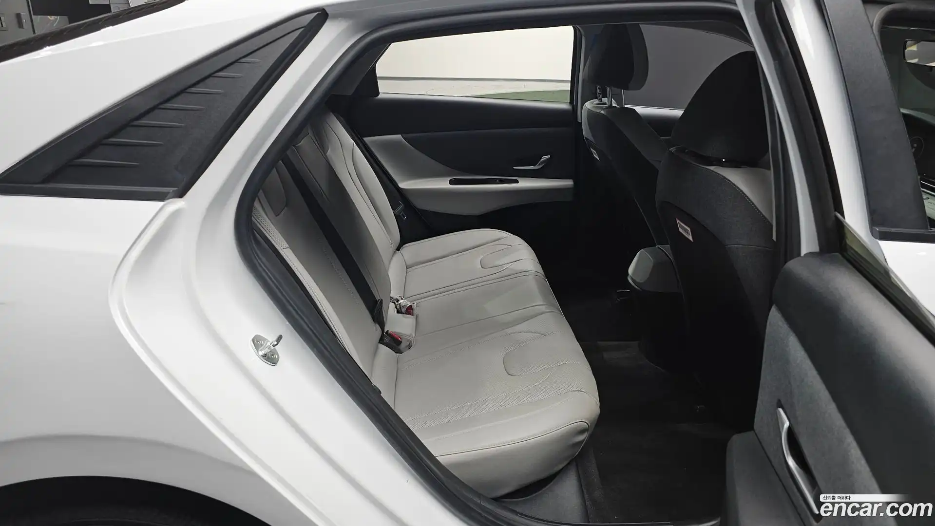 AVANTE Hyundai 2022.6-INNER-010