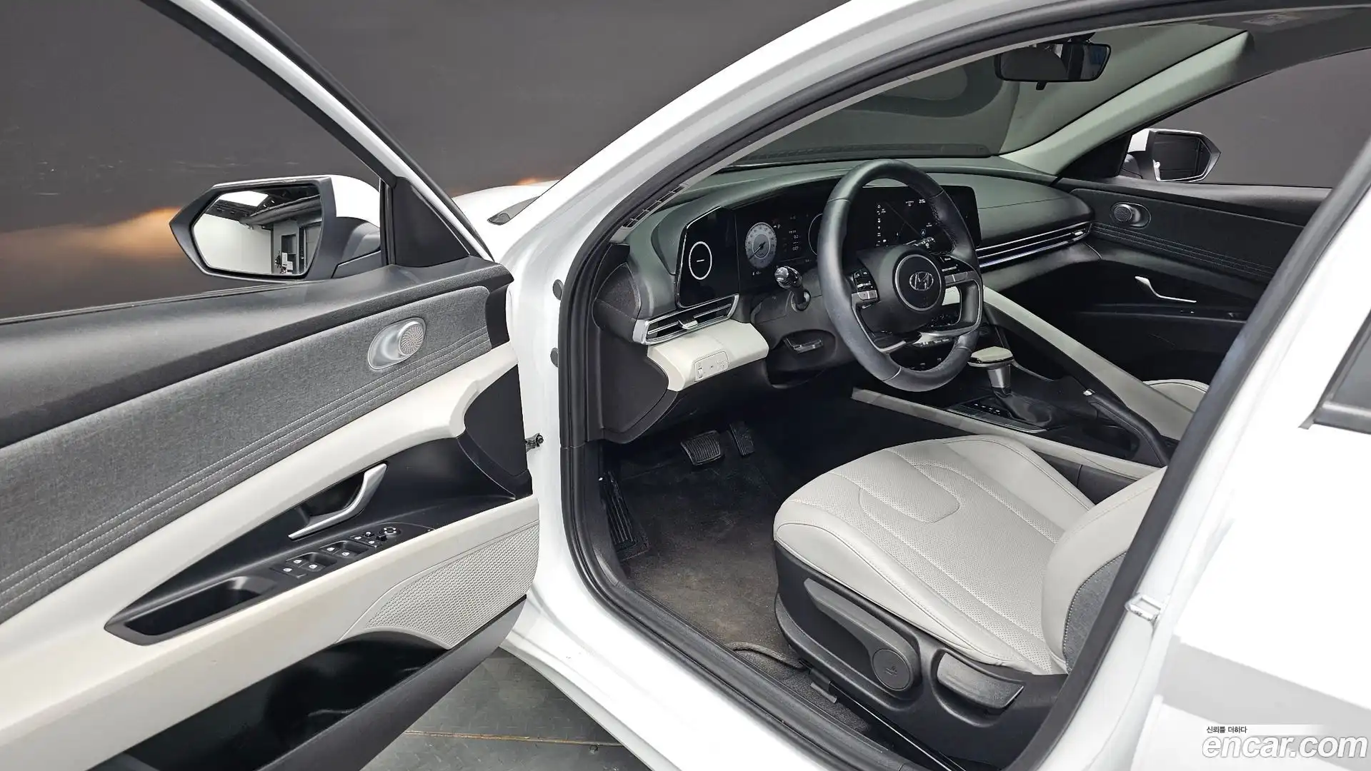 AVANTE Hyundai 2022.6-OPTION-015
