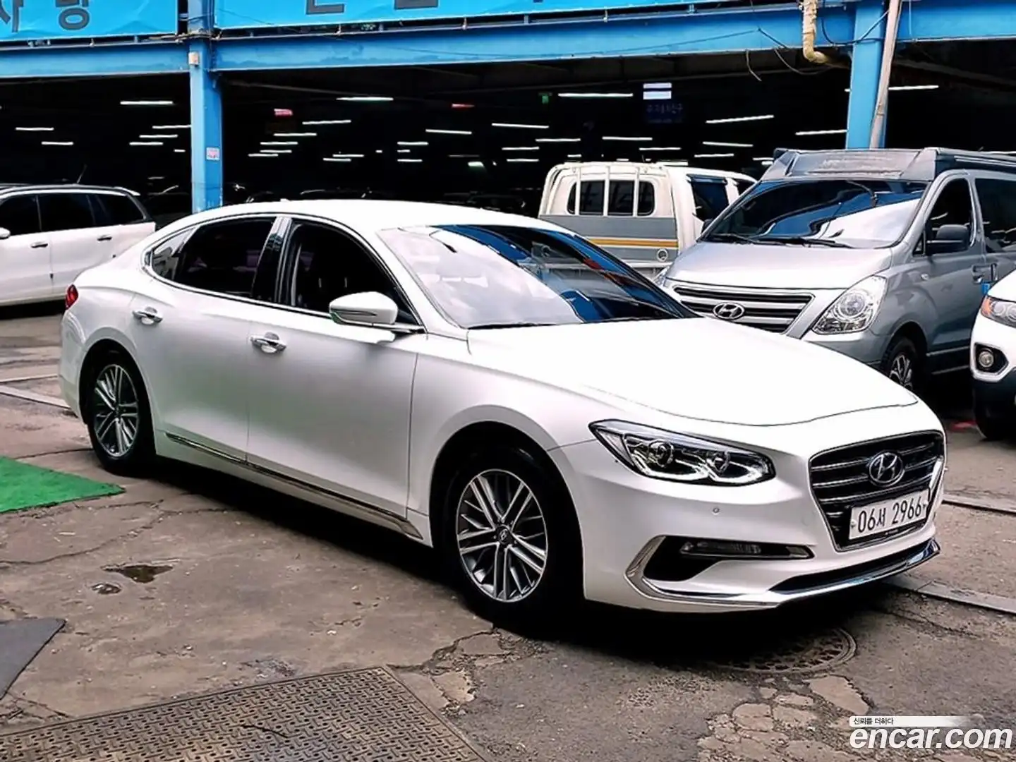 Grandeur Hyundai 2018.4-OUTER-002