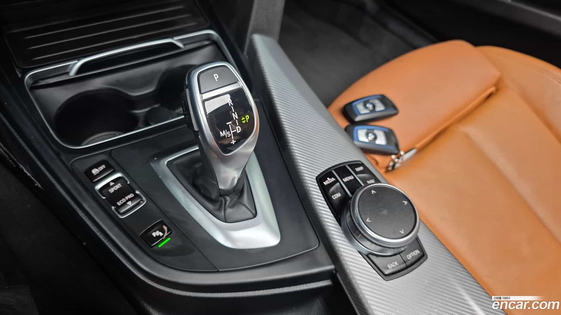 3-Series BMW 2018.3-INNER-009