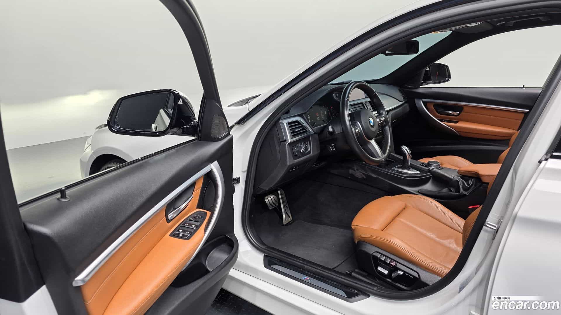 3-Series BMW 2018.3-INNER-010