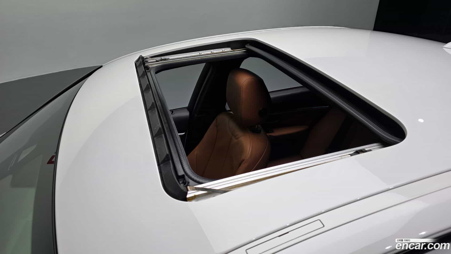 3-Series BMW 2018.3-OPTION-022