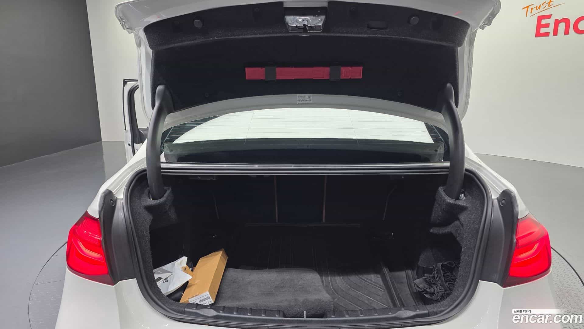 3-Series BMW 2018.3-OPTION-024