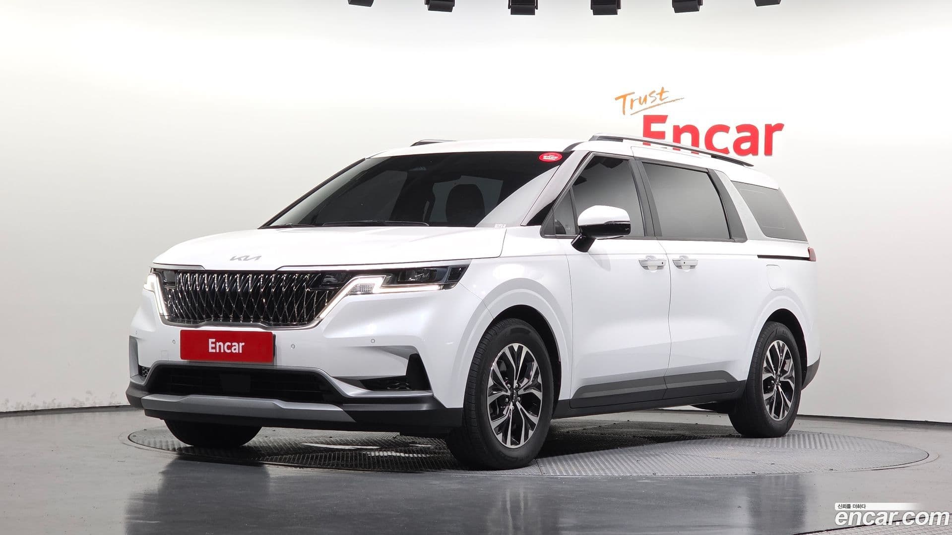 Main__Slider__Photo:Canival Kia 2023.3-0
