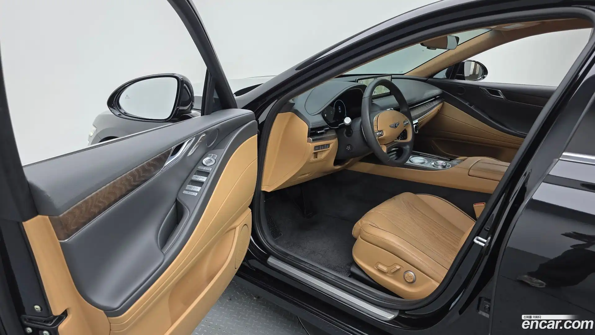 G80 Genesis 2022.2-INNER-010
