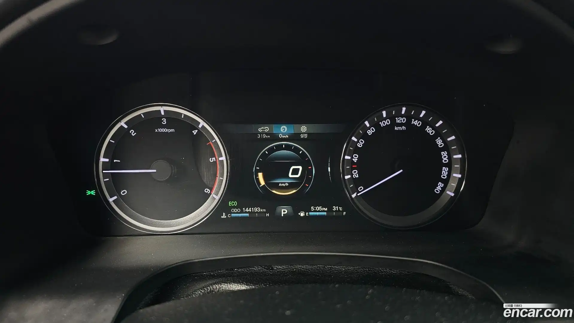 Rexton KG Mobility 2019.0-INNER-008