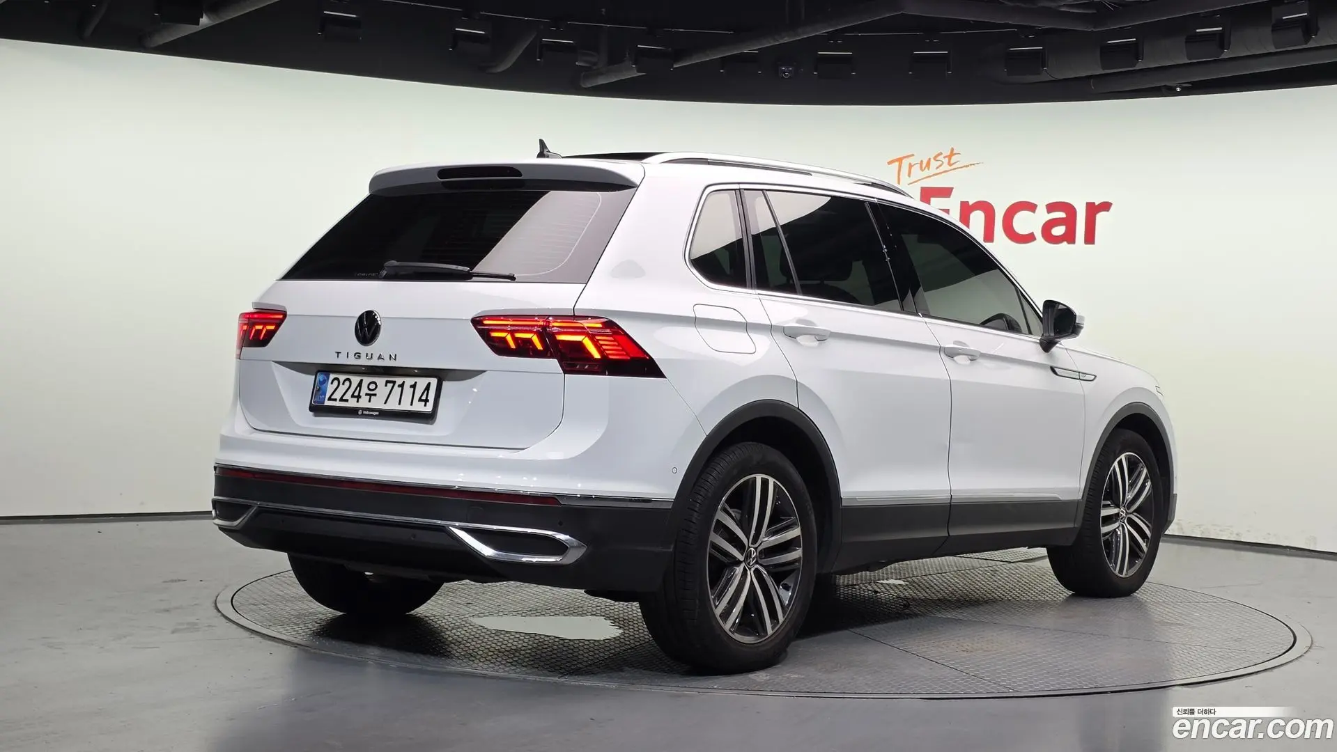 Main__Slider__Photo:Tiguan Volkswagen 2023.6-1