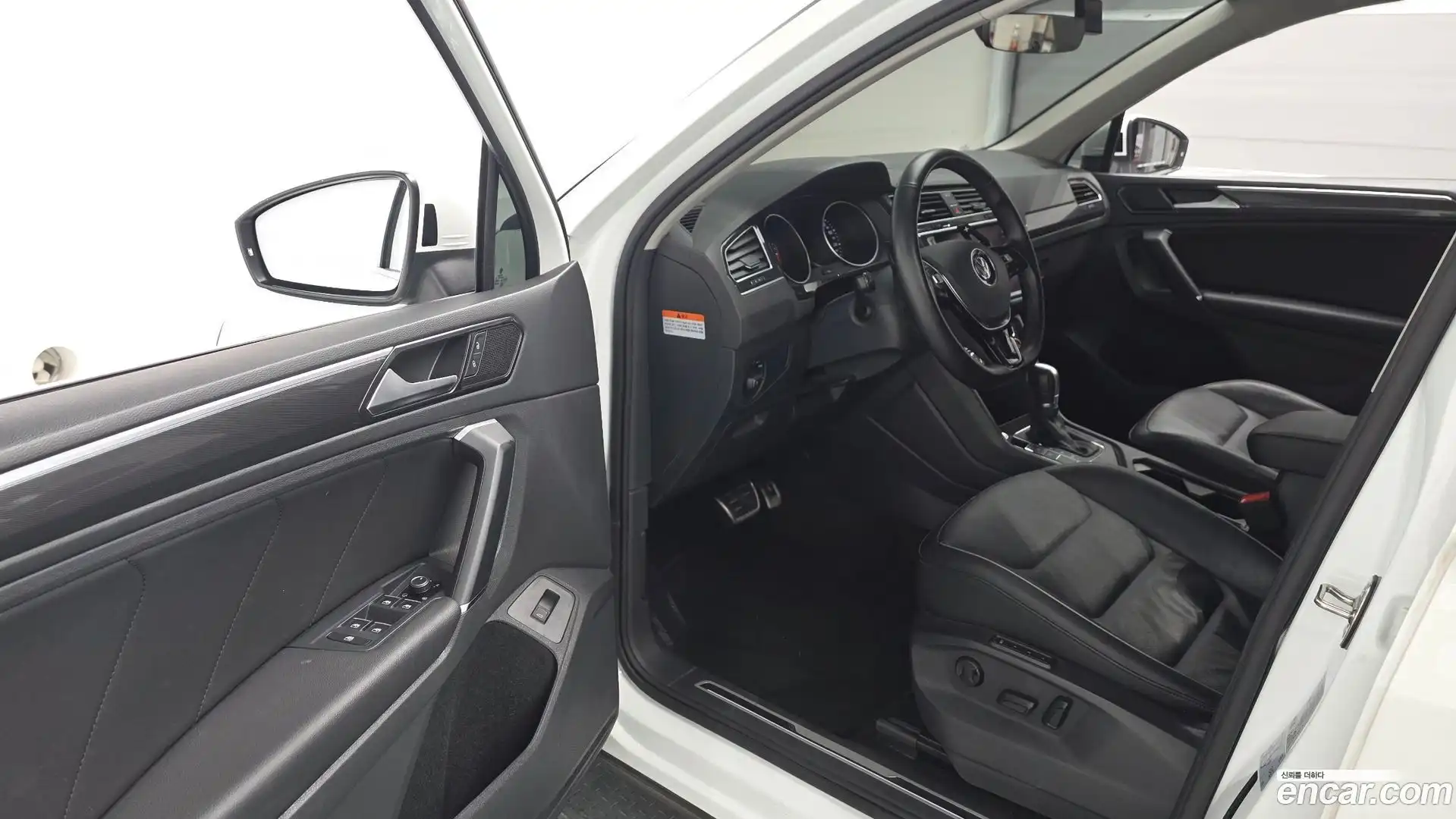 Tiguan Volkswagen 2018.10-INNER-010