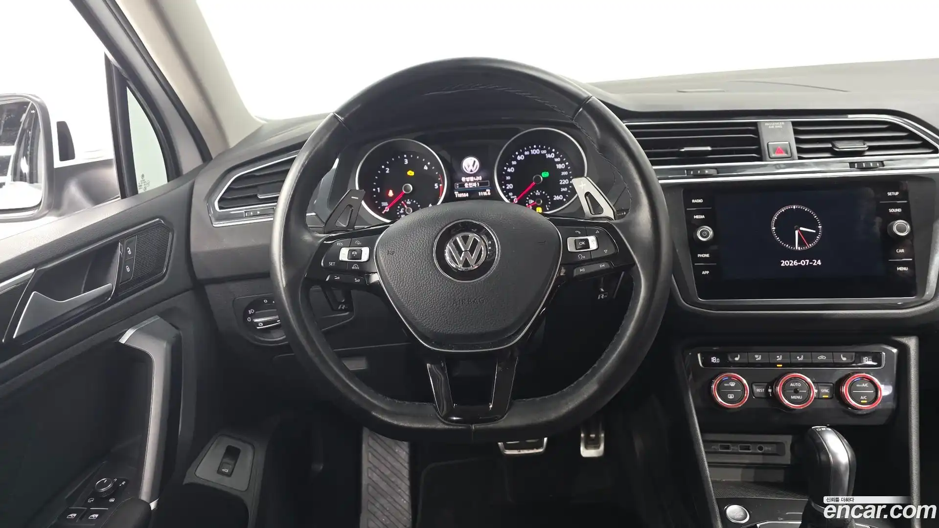 Tiguan Volkswagen 2018.10-OPTION-016