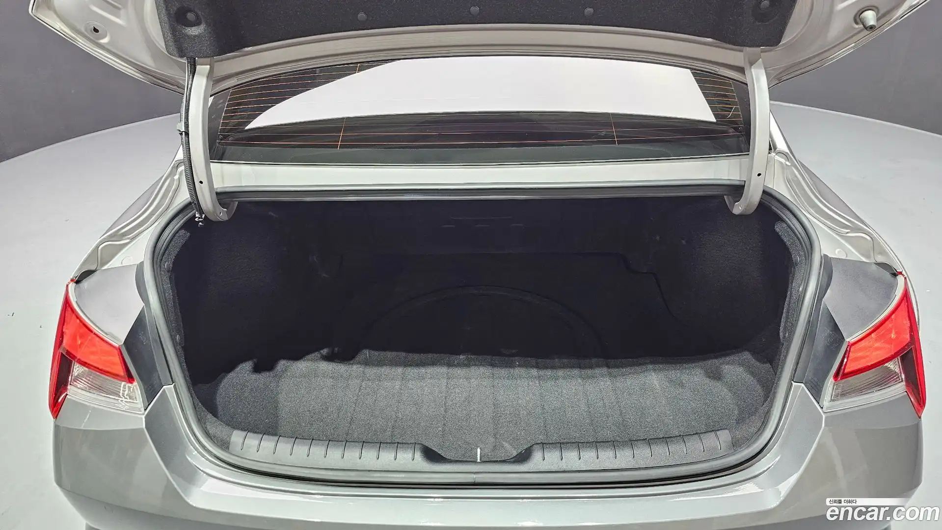 AVANTE Hyundai 2022.5-OPTION-024