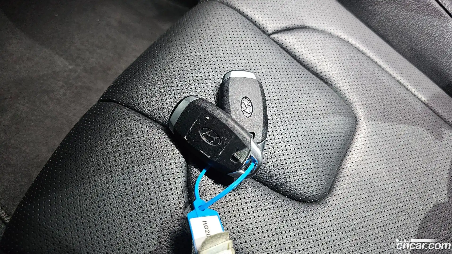 AVANTE Hyundai 2022.5-OPTION-042