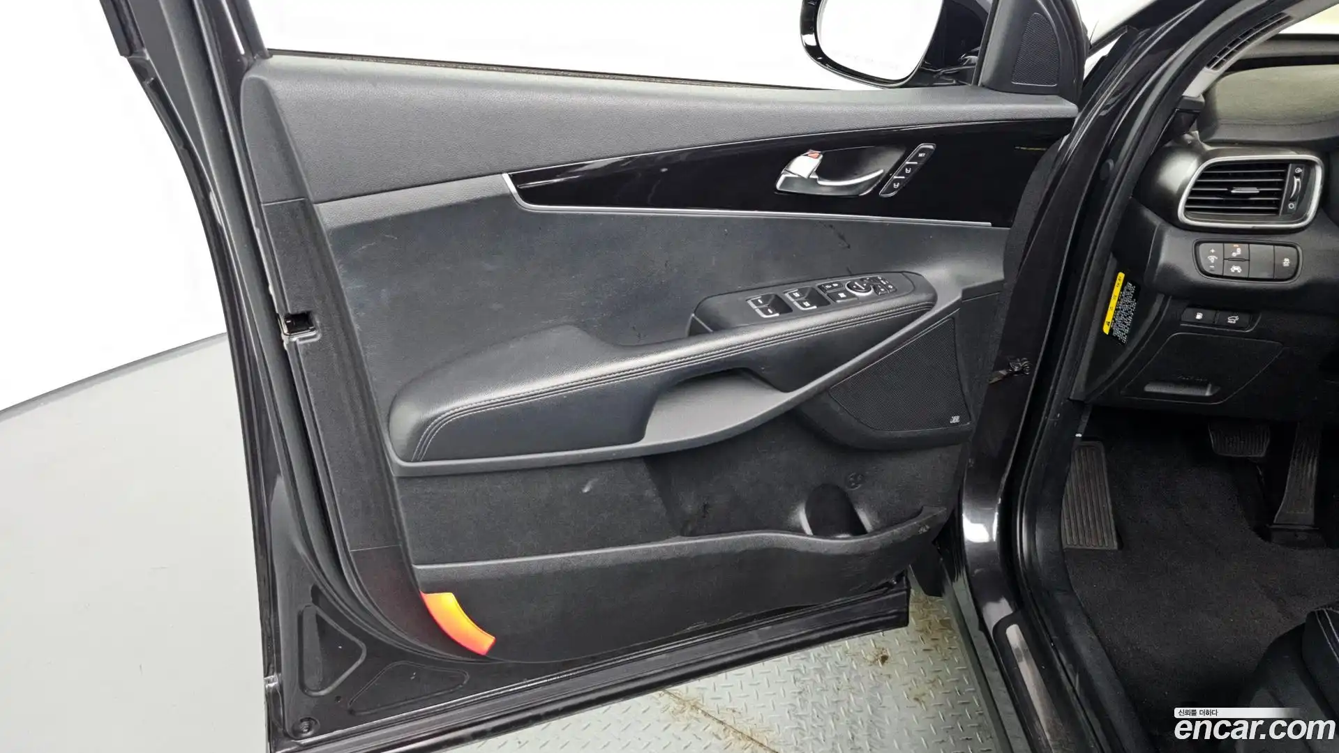 Sorento Kia 2017.8-INNER-034