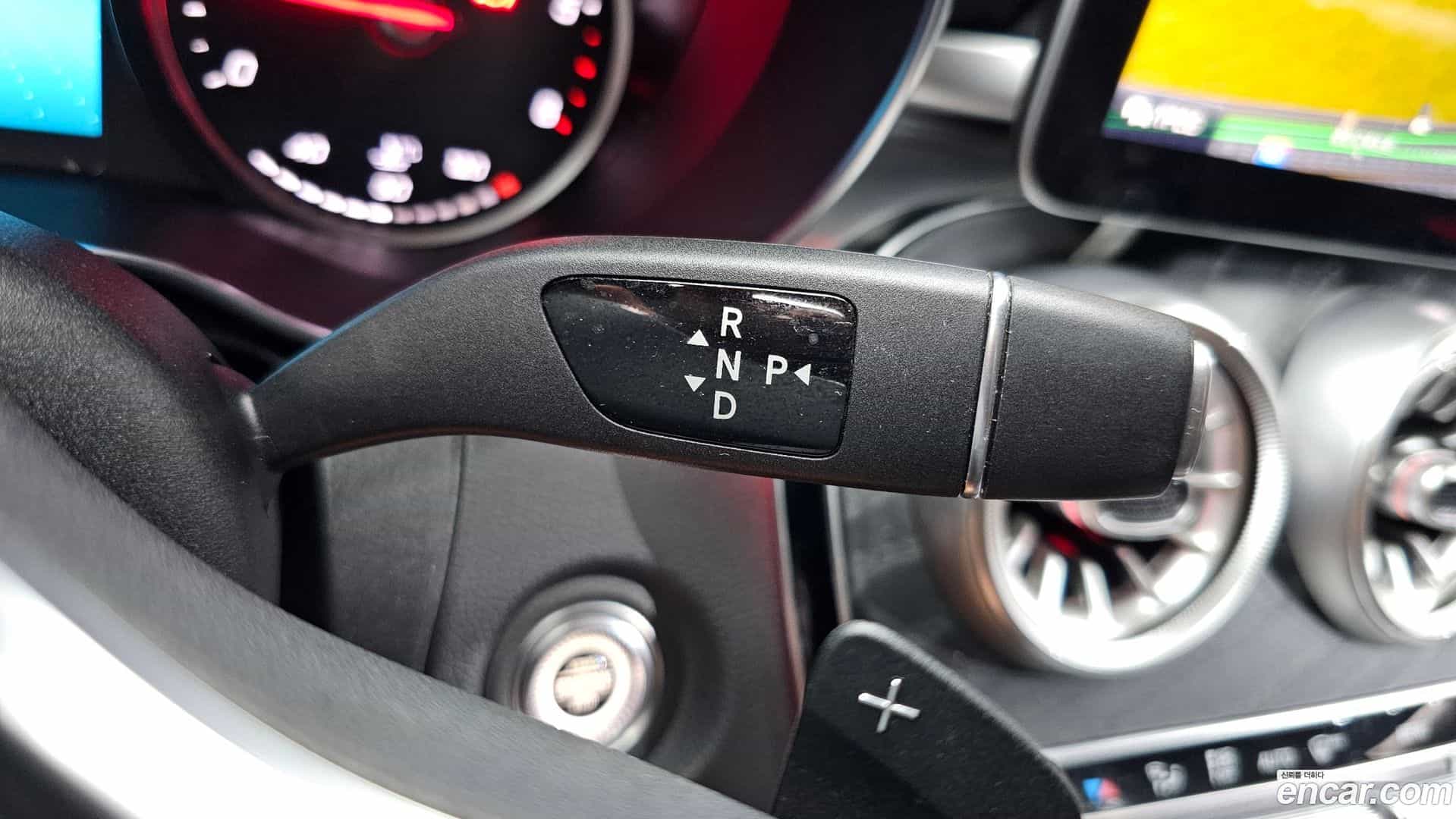 C-Class Mercedes-Benz 2018.11-INNER-009
