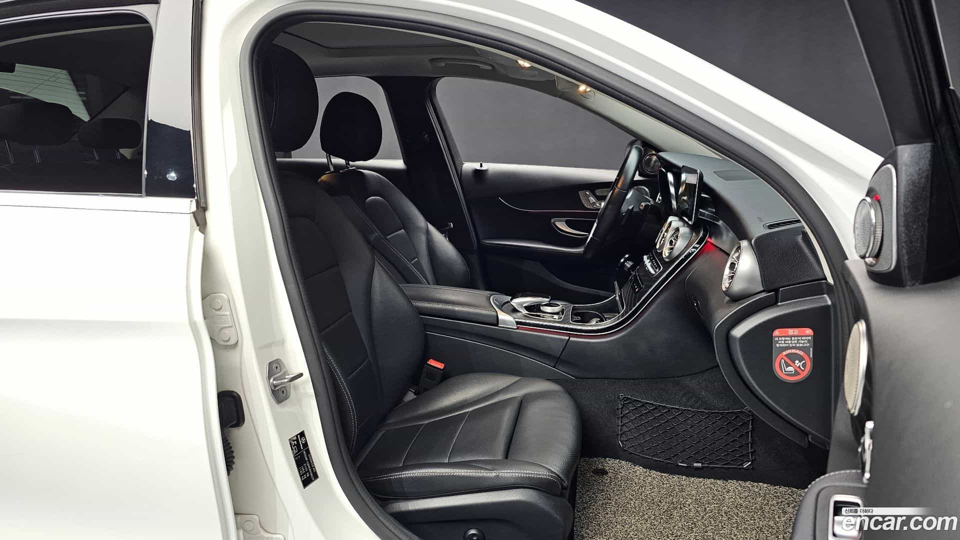 C-Class Mercedes-Benz 2018.11-OPTION-016