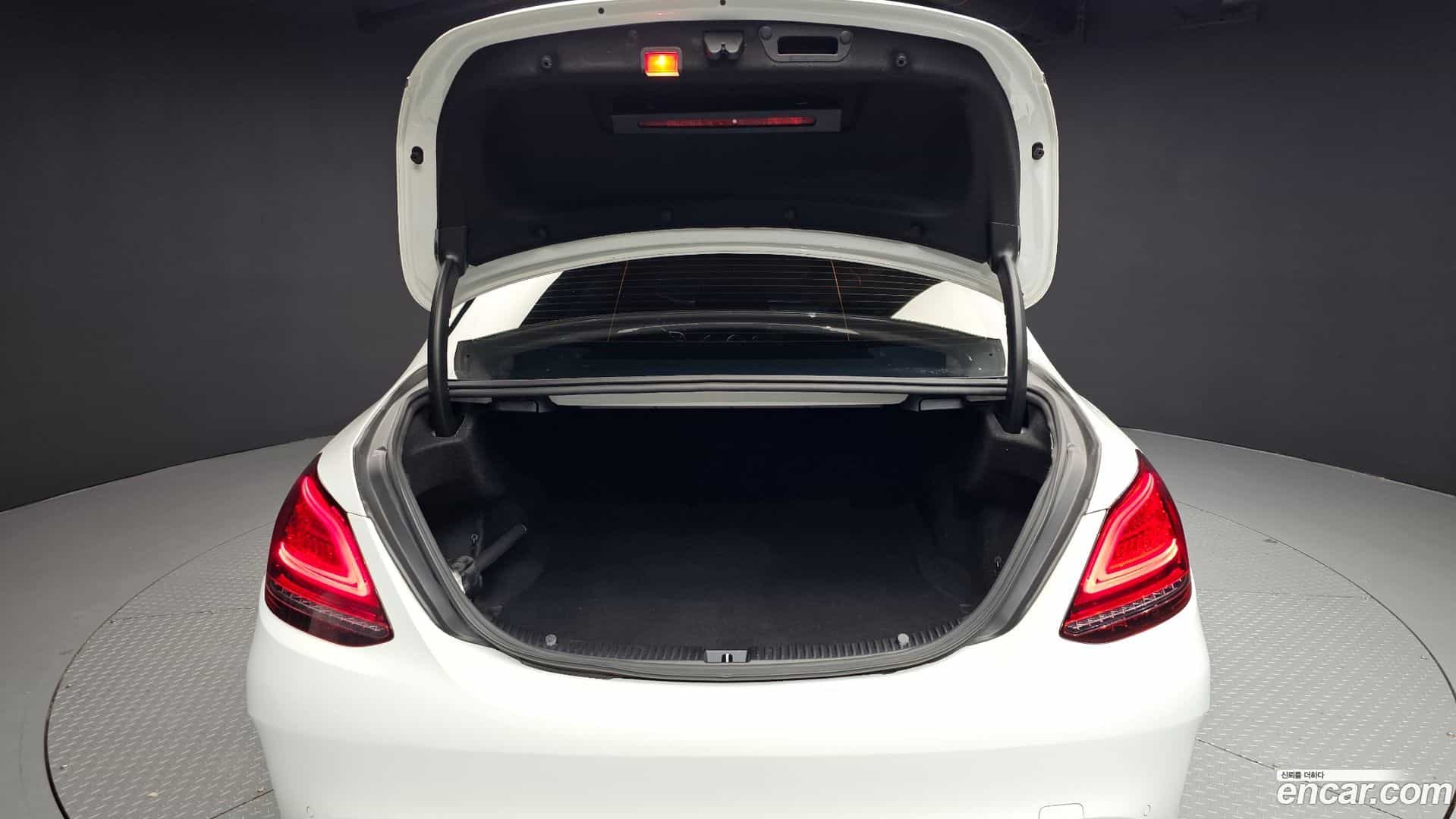 C-Class Mercedes-Benz 2018.11-OPTION-024
