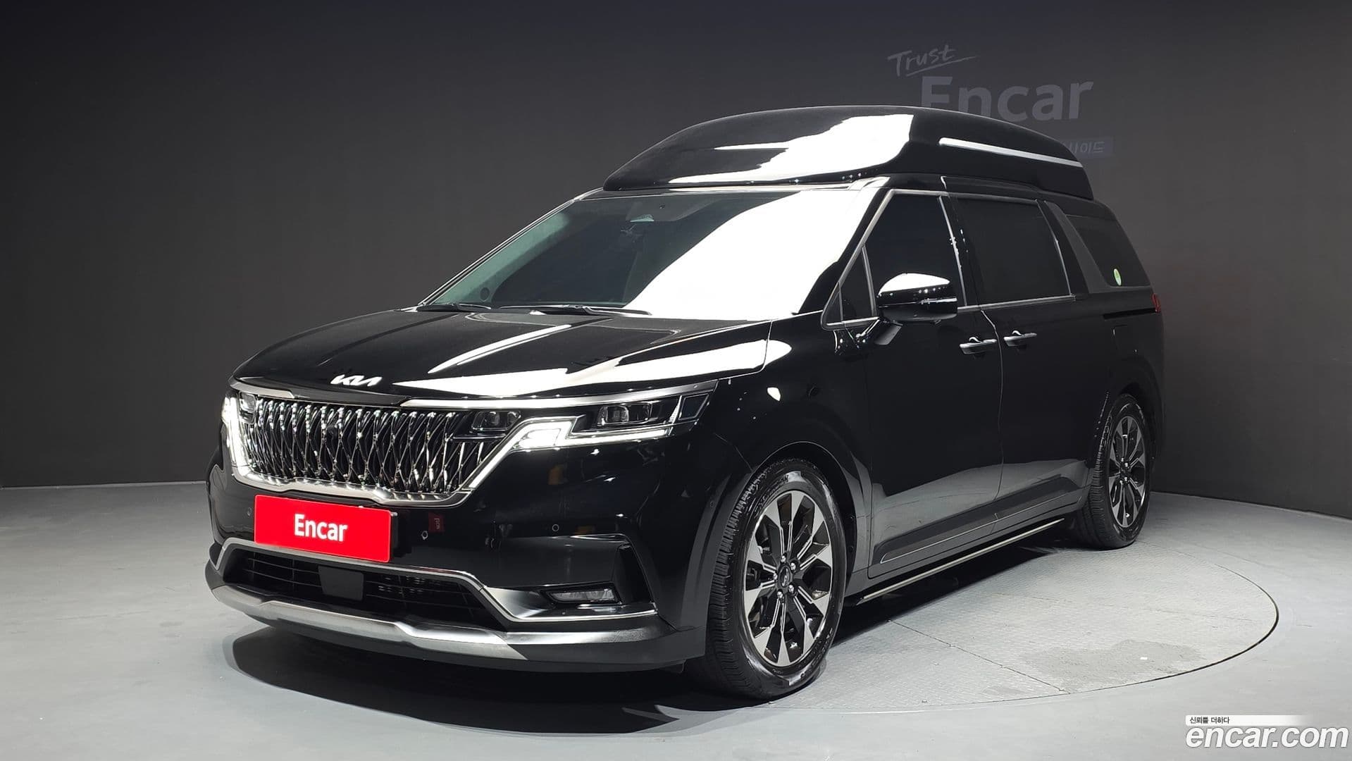 Main__Slider__Photo:Canival Kia 2023.5-0