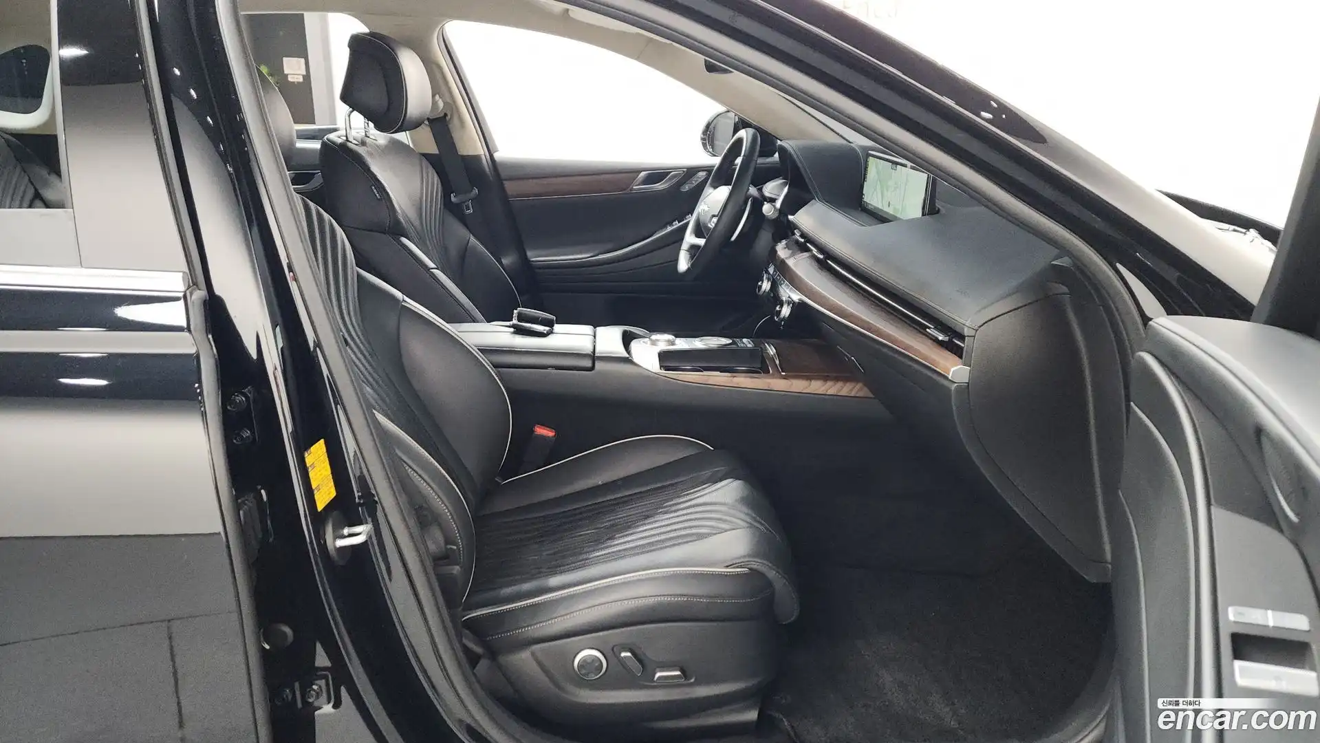G80 Genesis 2021.2-INNER-036