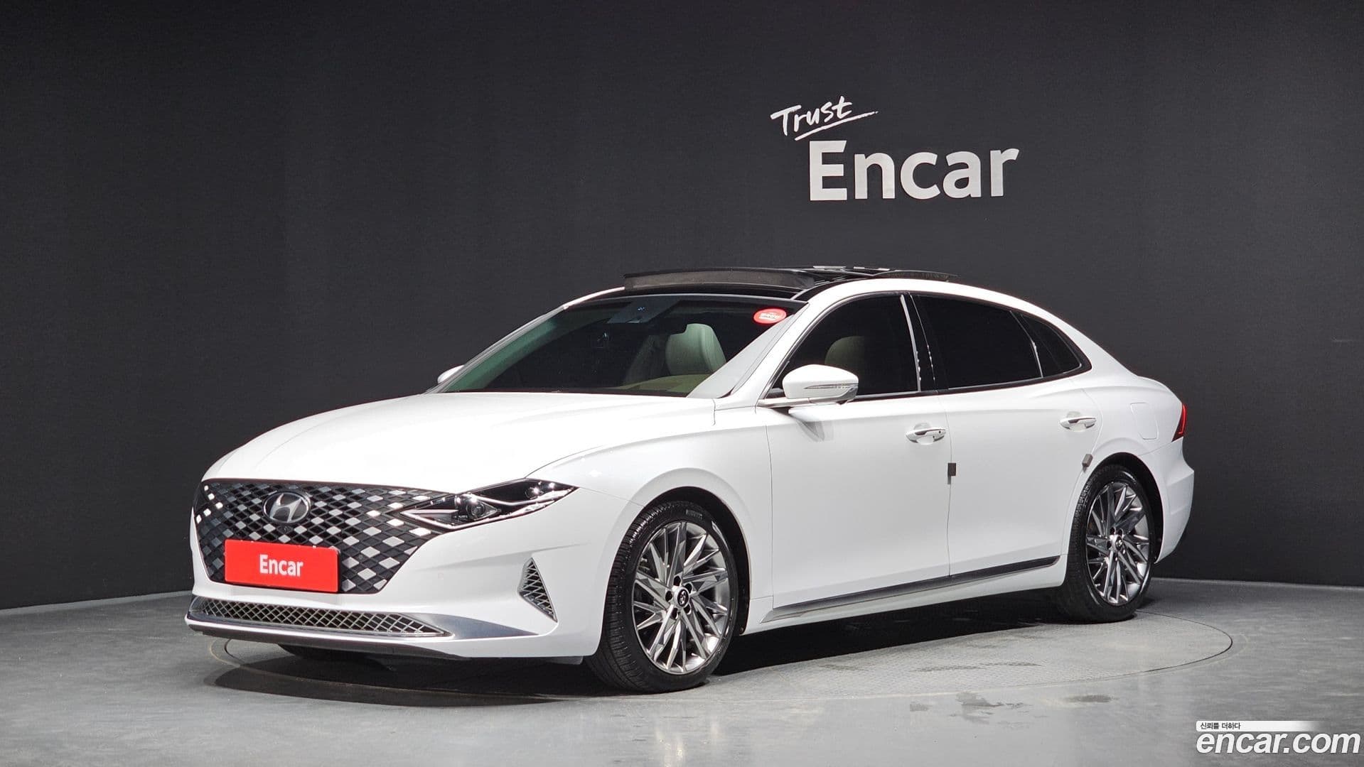 Main__Slider__Photo:Grandeur Hyundai 2020.3-0
