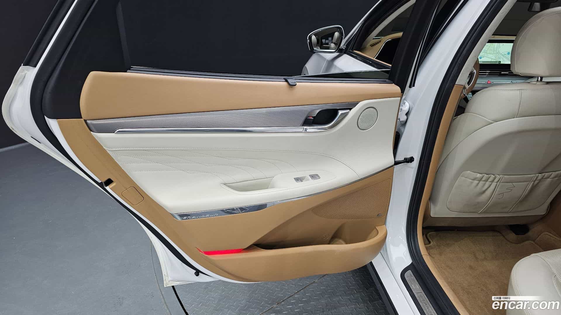 Grandeur Hyundai 2020.3-INNER-035