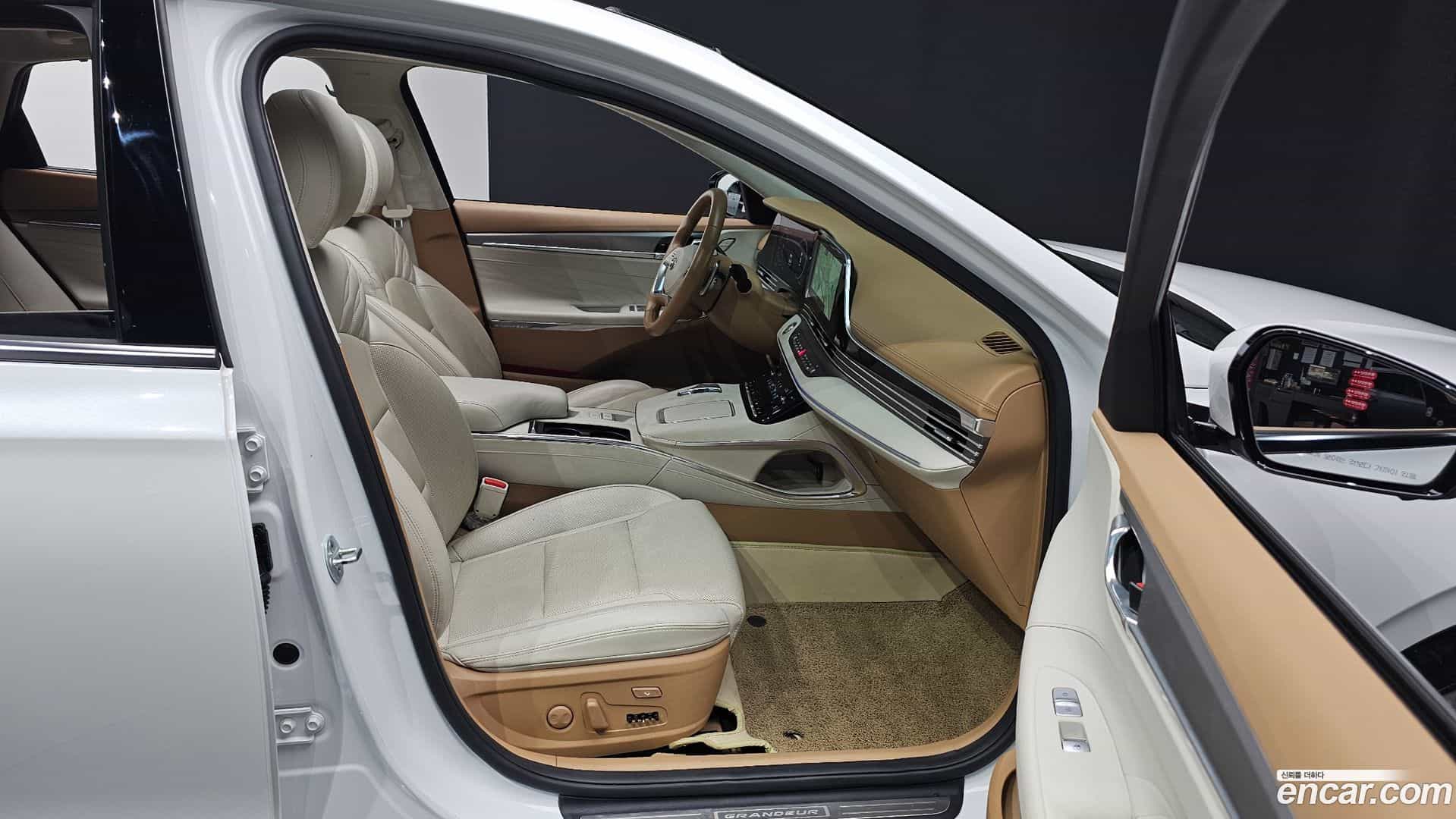 Grandeur Hyundai 2020.3-INNER-036