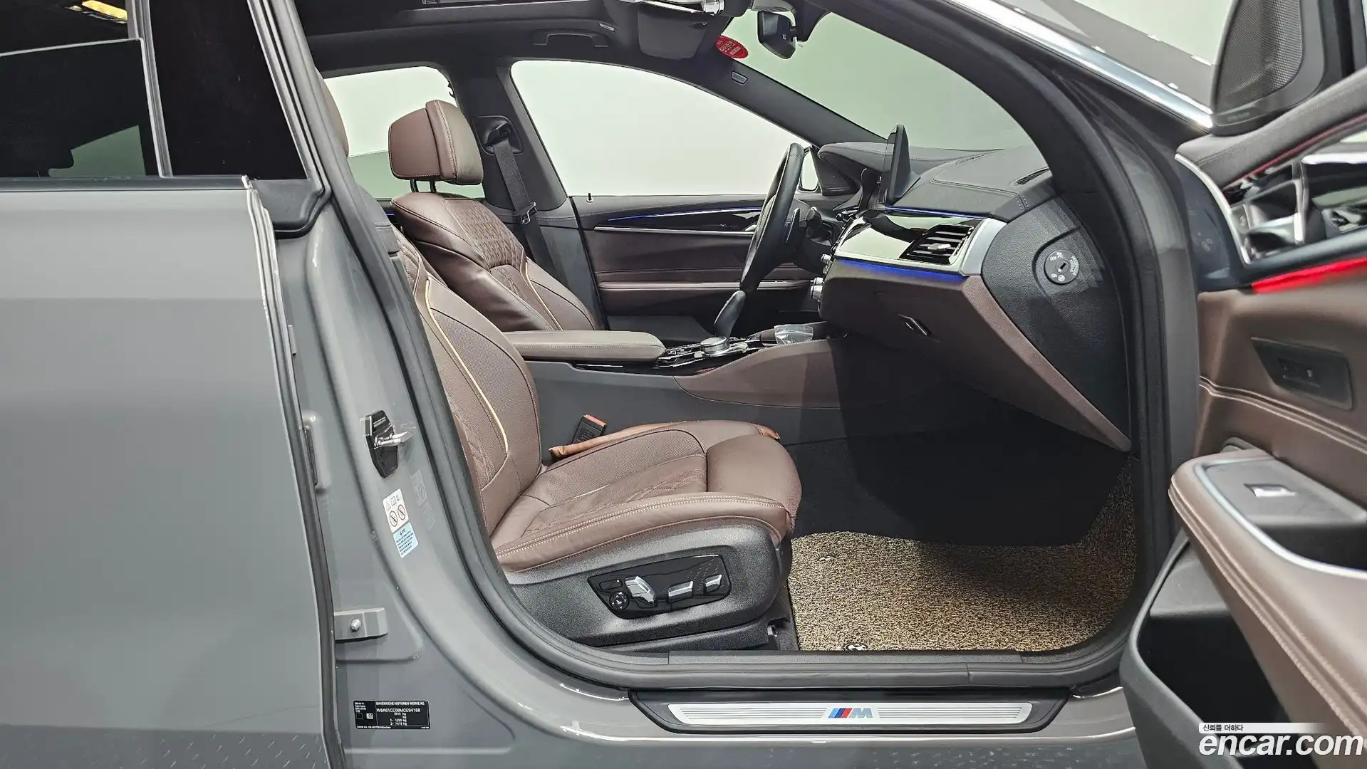 Gran Turismo BMW 2021.6-INNER-036