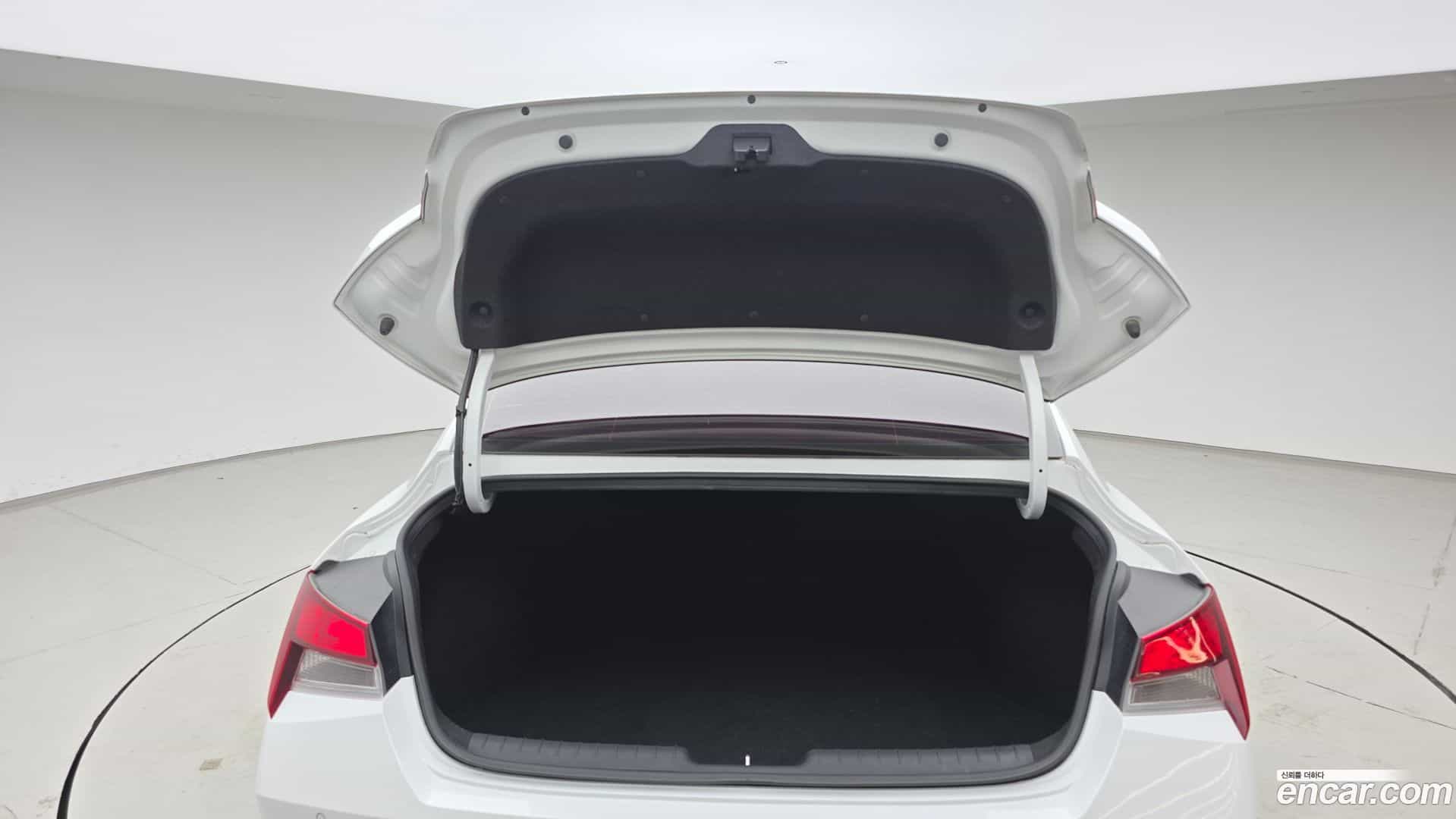AVANTE Hyundai 2020.11-OPTION-024