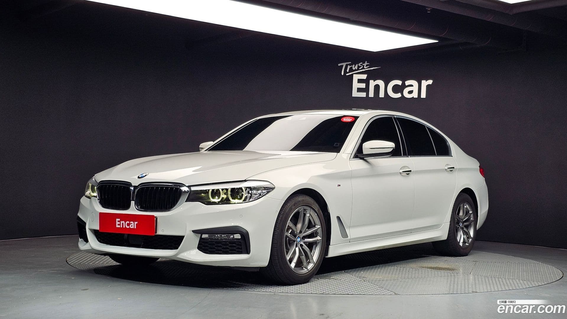 Main__Slider__Photo:5-Series BMW 2017.9-0