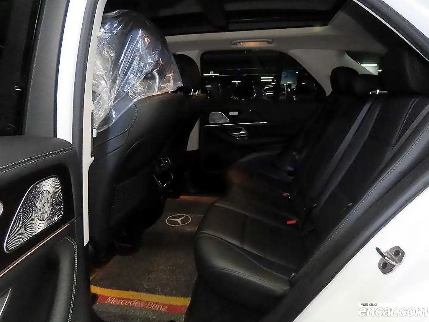 GLE-Class Mercedes-Benz 2023.5-INNER-007