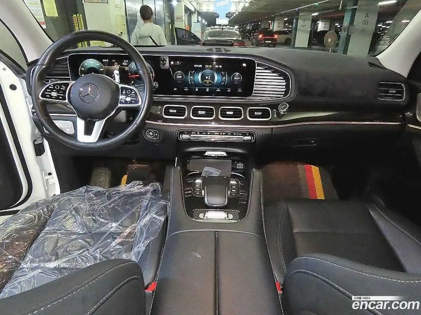 GLE-Class Mercedes-Benz 2023.5-INNER-010