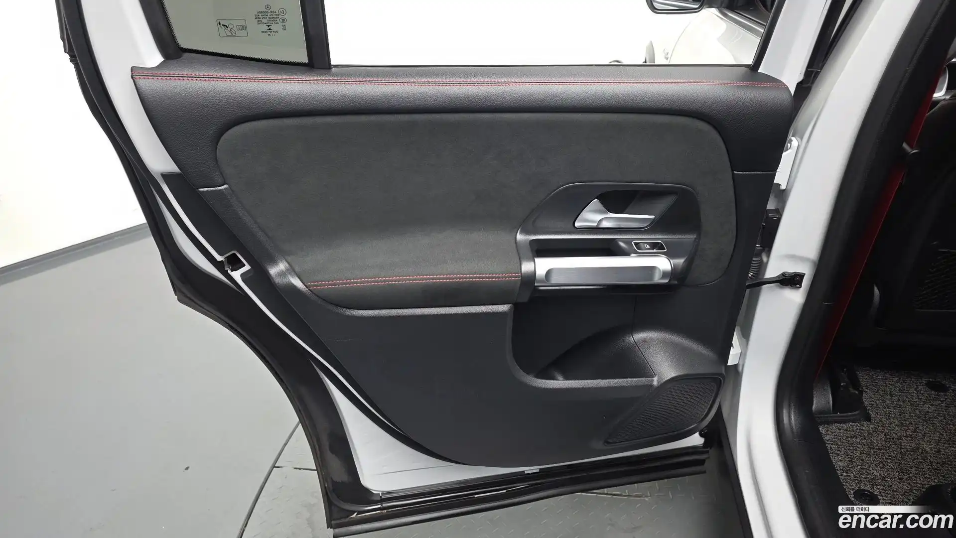 GLB-Class Mercedes-Benz 2021.8-INNER-034
