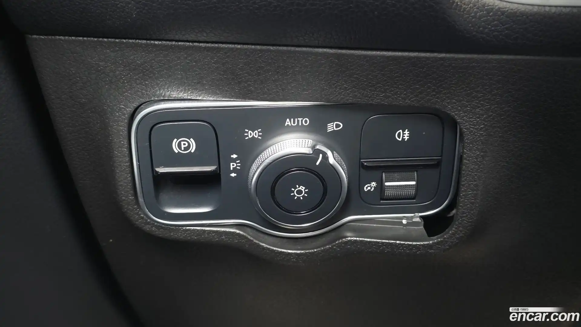 GLB-Class Mercedes-Benz 2021.8-OPTION-041