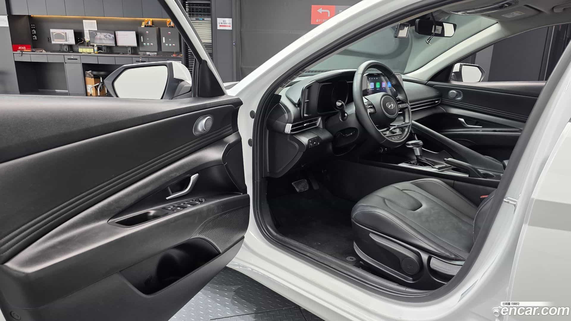 AVANTE Hyundai 2020.5-INNER-010